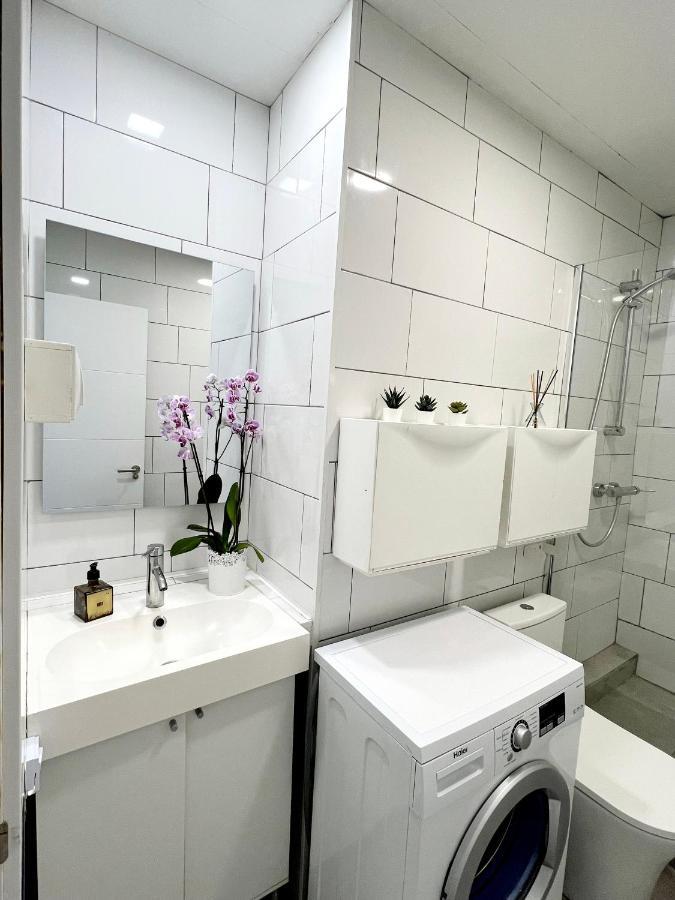 Cozy Modren Apartment On Malvarrosa Beach Valence Extérieur photo