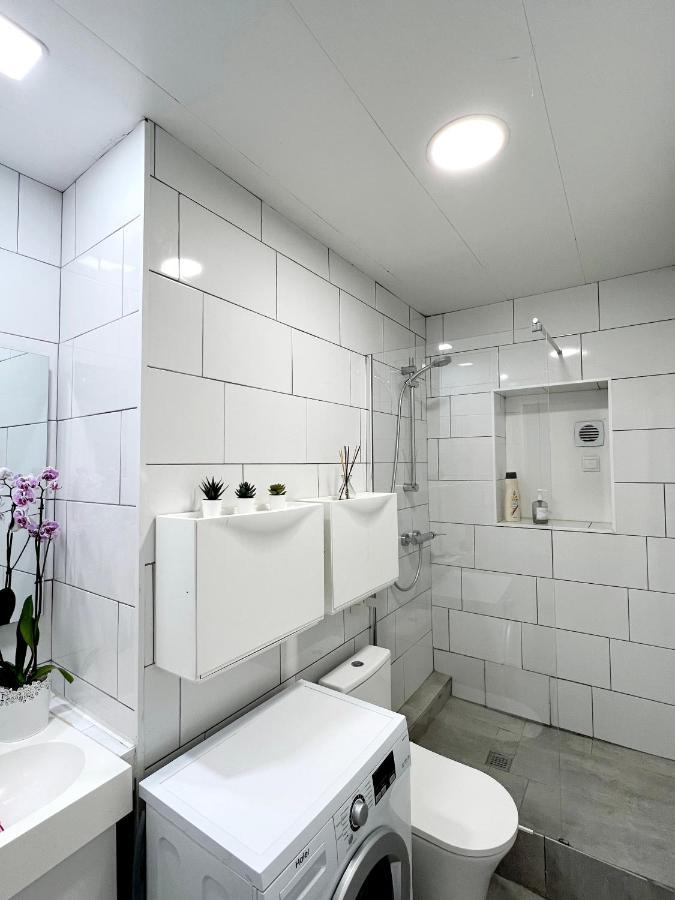 Cozy Modren Apartment On Malvarrosa Beach Valence Extérieur photo